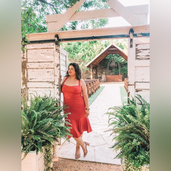 Gal Meets Glam Dress - Picture 5 of 5